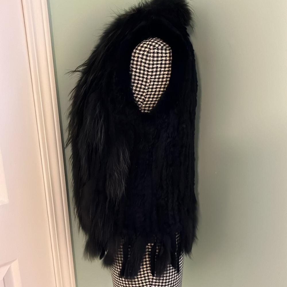 Linda Richards Fur Vest - Picture 3 of 10